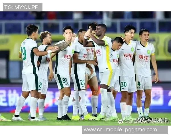 国安四老谈合影：18年足协杯决赛就咱们四个在队里，留个留念